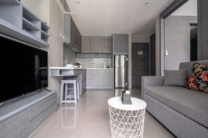 TV - Luxury 1BR Apartment Kamala Beach Resort B414 (Tambon Kammala)