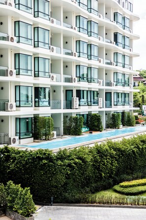 المنشأة من الخارج