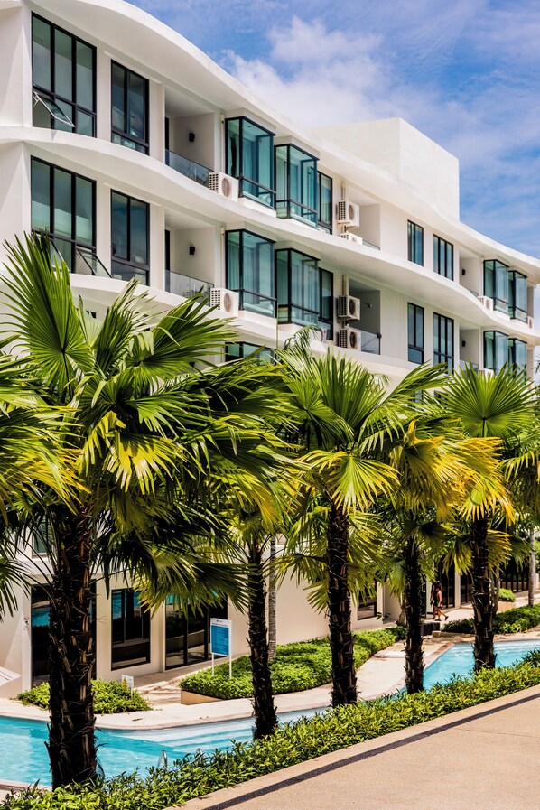 المنشأة من الخارج