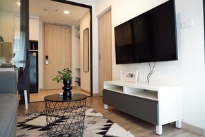 Fernseher, Tischfußball