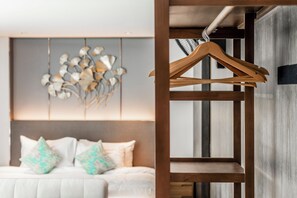 Free WiFi, bed sheets - Spacious Studio Tropical Views&Resort Perks S4304 (Rawai)