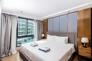 WiFi - Bright 1BR SeaView Condo Pools Gyms S4512 วิวทะเล (Rawai)