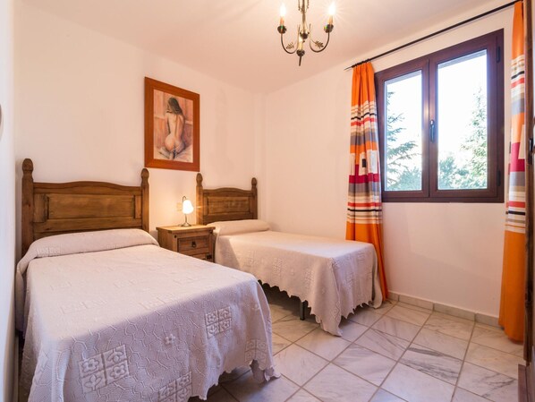 Casa | 2 habitaciones, muebles diferentes y ropa de cama