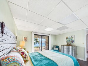 3 bedrooms, WiFi, bed sheets - Lily Pad-3 bedroom, two bath house, charming Cadiz, KY, on Lake Barkley. (Cadiz)