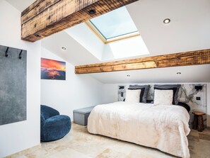 7 bedrooms, Internet, bed sheets