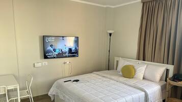 Comfort Studio, City View | Iron/ironing board, free WiFi