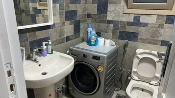 Comfort Studio, City View | Bathroom