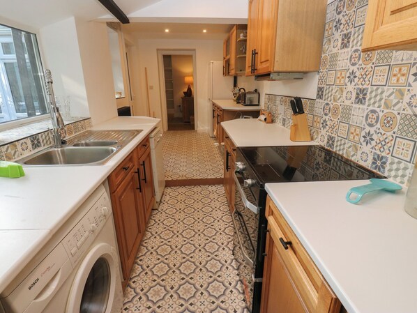 Dụng cụ nấu nướng/bát dĩa/dao nĩa 