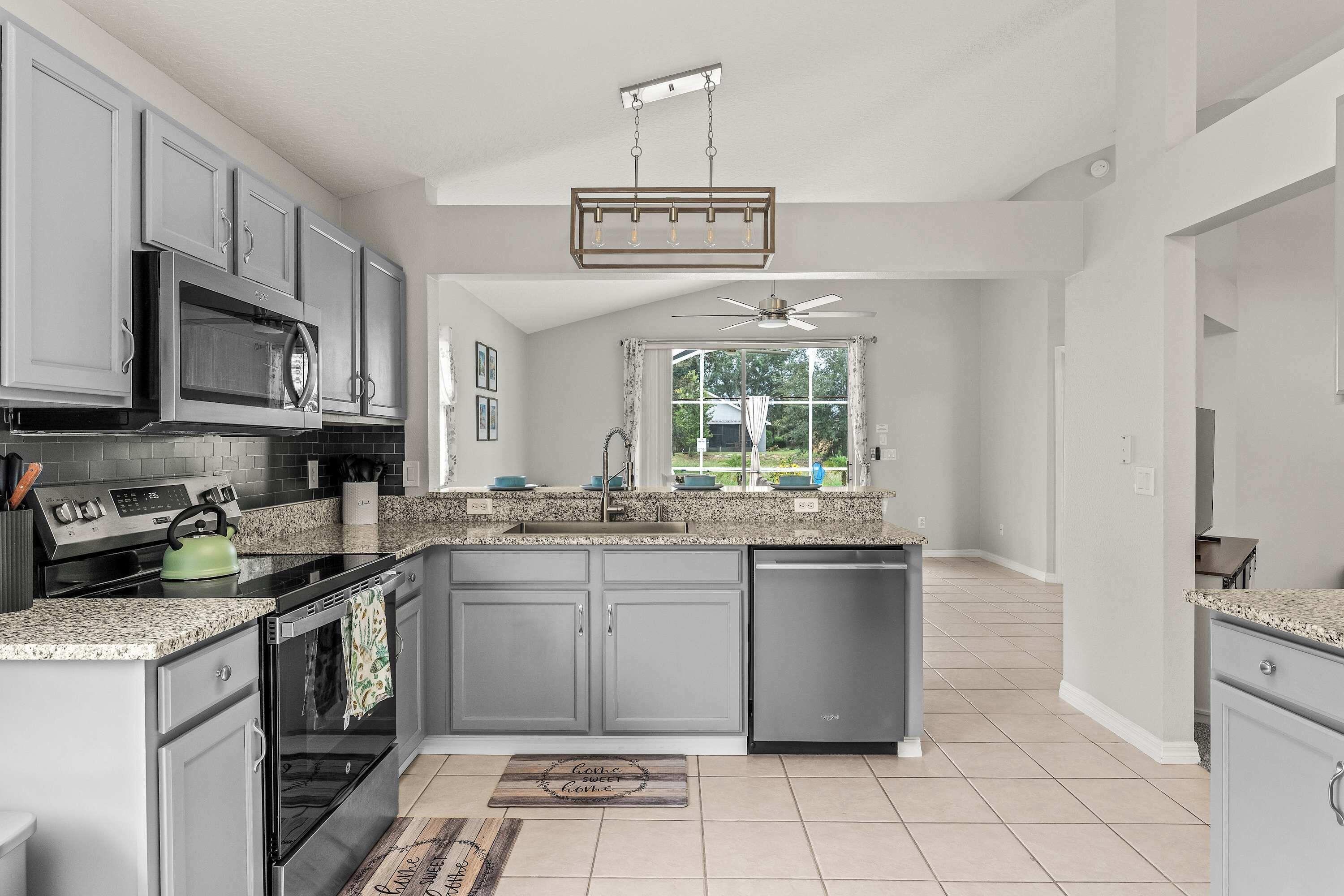 House, Multiple Beds, Pool Access, Pool View (The Sunny Spot) | Private kitchen