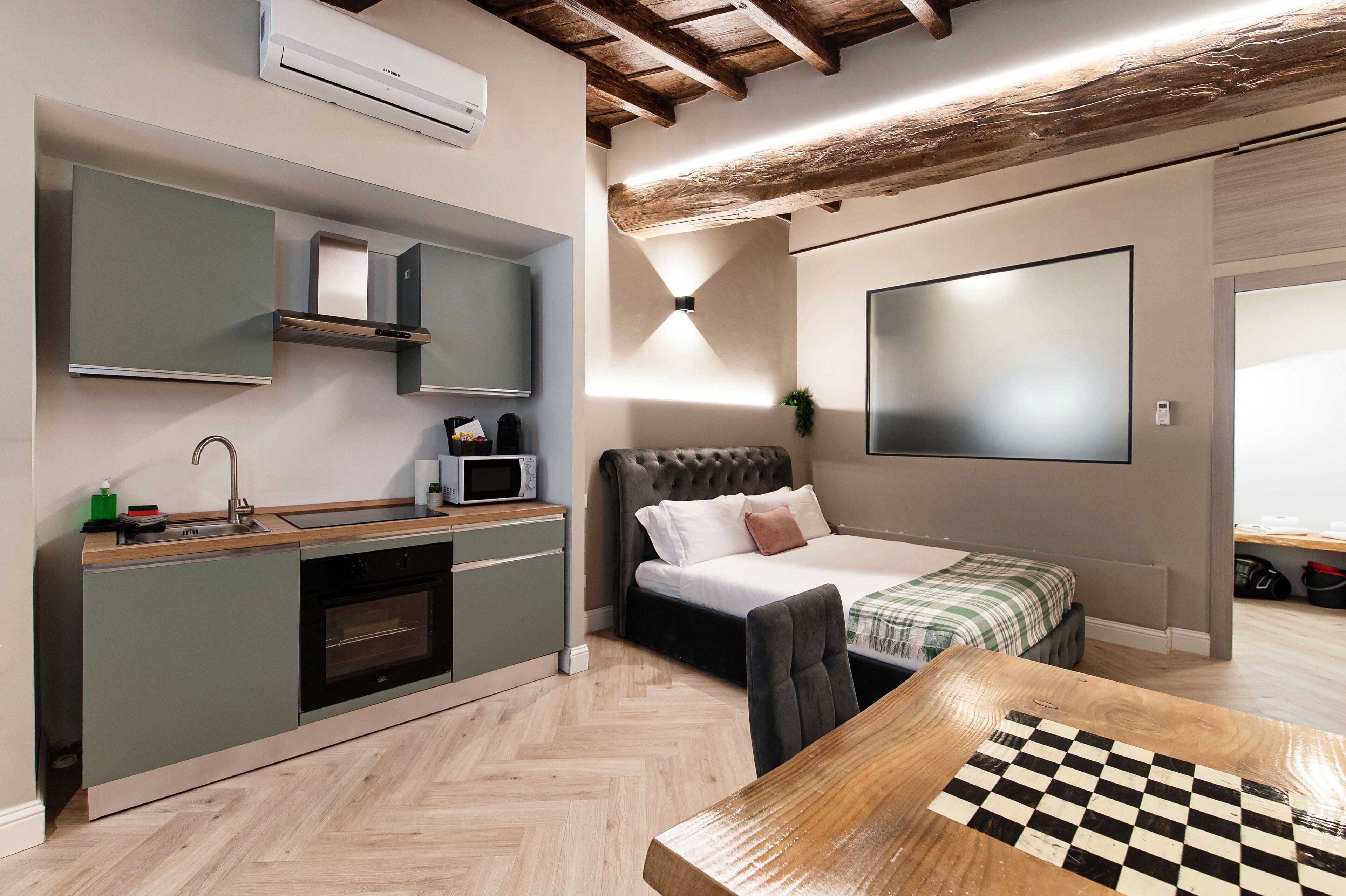 Deluxe Studio | Living area