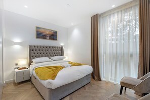 3 chambres, fer et planche à repasser, Wi-Fi, draps fournis