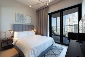 2 bedrooms, in-room safe, desk, iron/ironing board