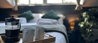 Leeds City | 3BR + Parking. Comfortable home for contractors and longer stays