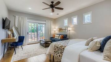 4 chambres, bureau, fer et planche Ă repasser, lit parapluie