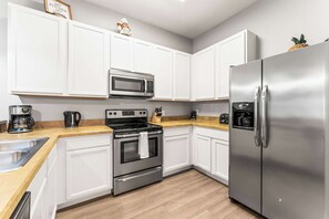 Condo, Multiple Beds, Balcony, Garden View (Palm Breeze) | Private kitchen - Palm Breeze At Bahama Bay 8ppl (Davenport)