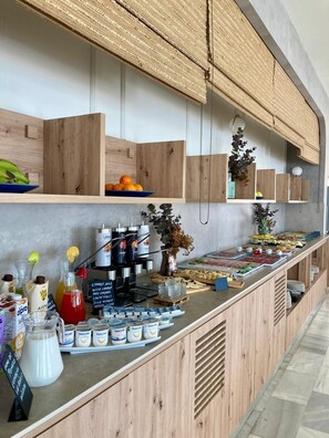 Daily buffet breakfast for a fee - Hotel Santa Rosa (Torrox)
