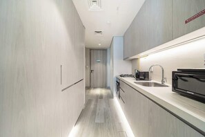 Fridge, microwave, oven, stovetop