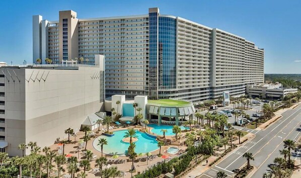 Exterior - ☀️Lake Views | Close to Beach | Fab Amenities | Laketown Wharf 331☀️ (Panama City Beach)