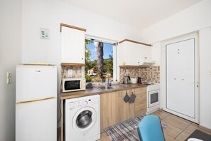 冷蔵庫、電子レンジ、オーブン、食器洗い機