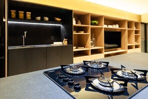 Fridge, microwave, oven, stovetop