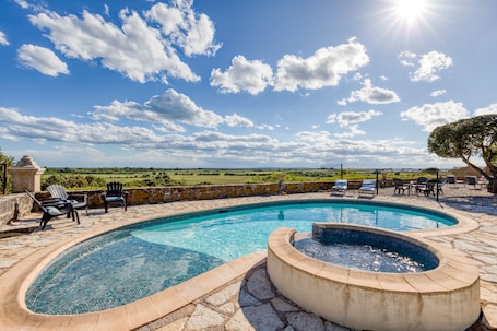 Pool. Holiday Home 'Les Flamants' with Sea View, Wi-Fi and Air Conditioning