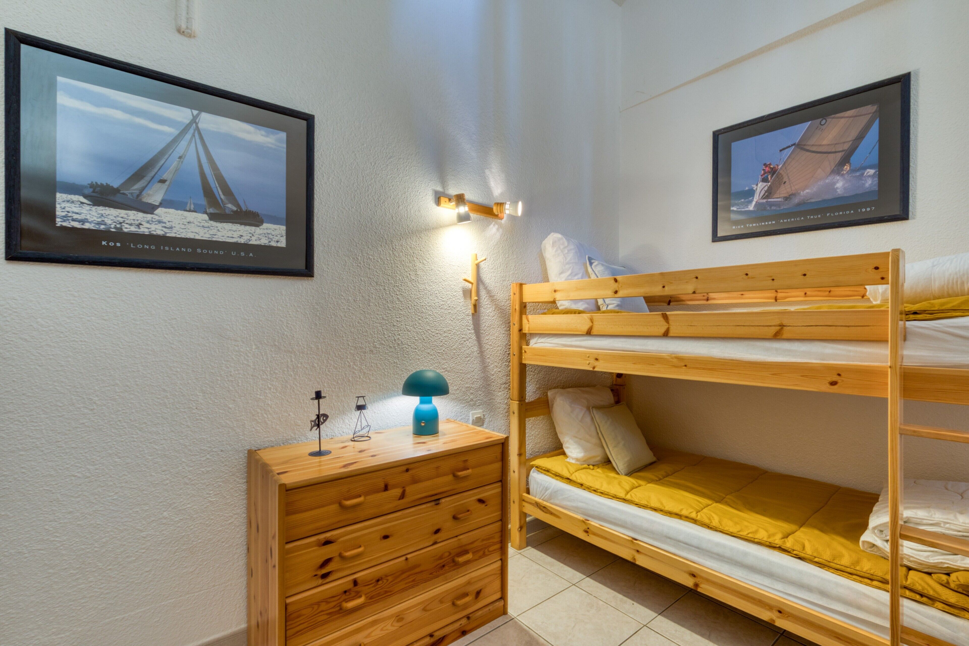 4 chambres, fer et planche à repasser, Wi-Fi, draps fournis