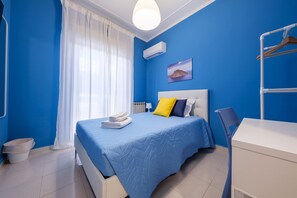 1 bedroom, WiFi, bed sheets - Room 'Alicudi' with Sea View, Wi-Fi and Air Conditioning (Pace del Mela)