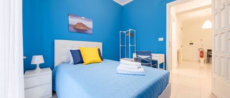 1 bedroom, WiFi, bed sheets