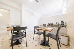 Dining - Room 'Alicudi' with Sea View, Wi-Fi and Air Conditioning (Pace del Mela)