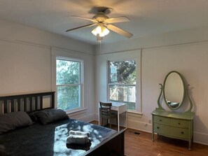 3 bedrooms, desk, iron/ironing board, travel cot