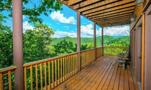 Terrace/patio - Splash ’N Sunrise Theatre (Sevierville)