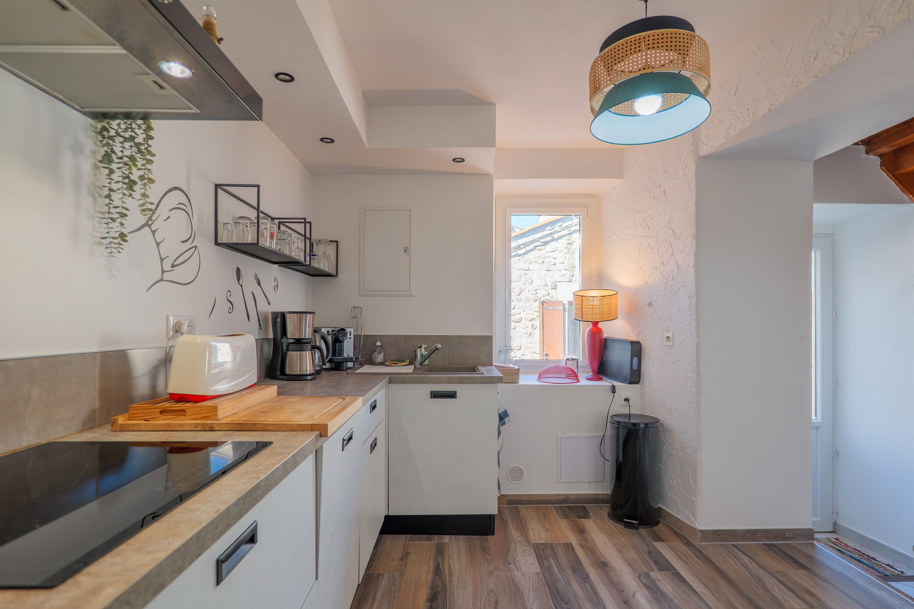 冰箱、微波炉、烤箱、炉灶