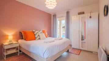 3 多间卧室、熨斗/熨衣板、WiFi、床单