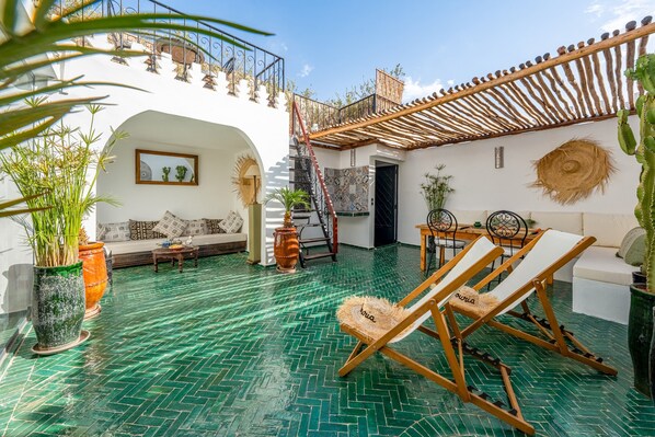 Outdoor dining - PRIVATE RIAD DAR TOURIA (Marrakesh)