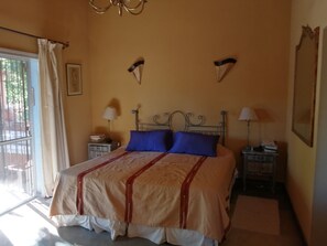 3 chambres, fer et planche à repasser, accès Internet