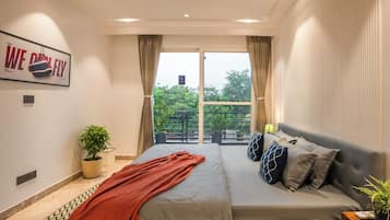 Laptopgeeigneter Arbeitsplatz, schallisolierte Zimmer