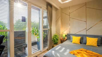 Espacio para trabajar con laptop y sistema de insonorización