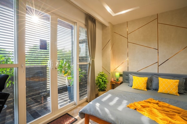 Premium Double Room, Balcony, City View | Laptop workspace, soundproofing, iron/ironing board, free WiFi