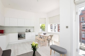 Interior - GuestReady - Kensington charm (London)
