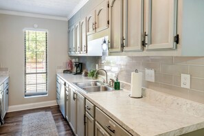 Microwave, oven, stovetop, dishwasher