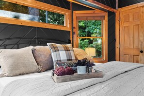 2 chambres, fer et planche à repasser, accès au Wi-Fi (inclus)