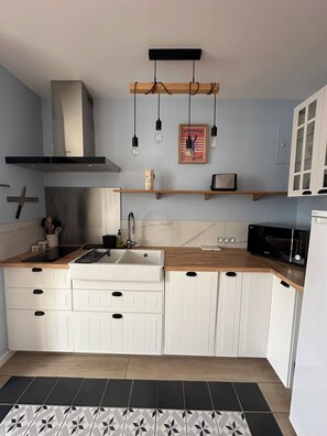 Micro-ondes, four, plaque de cuisson, lave-vaisselle