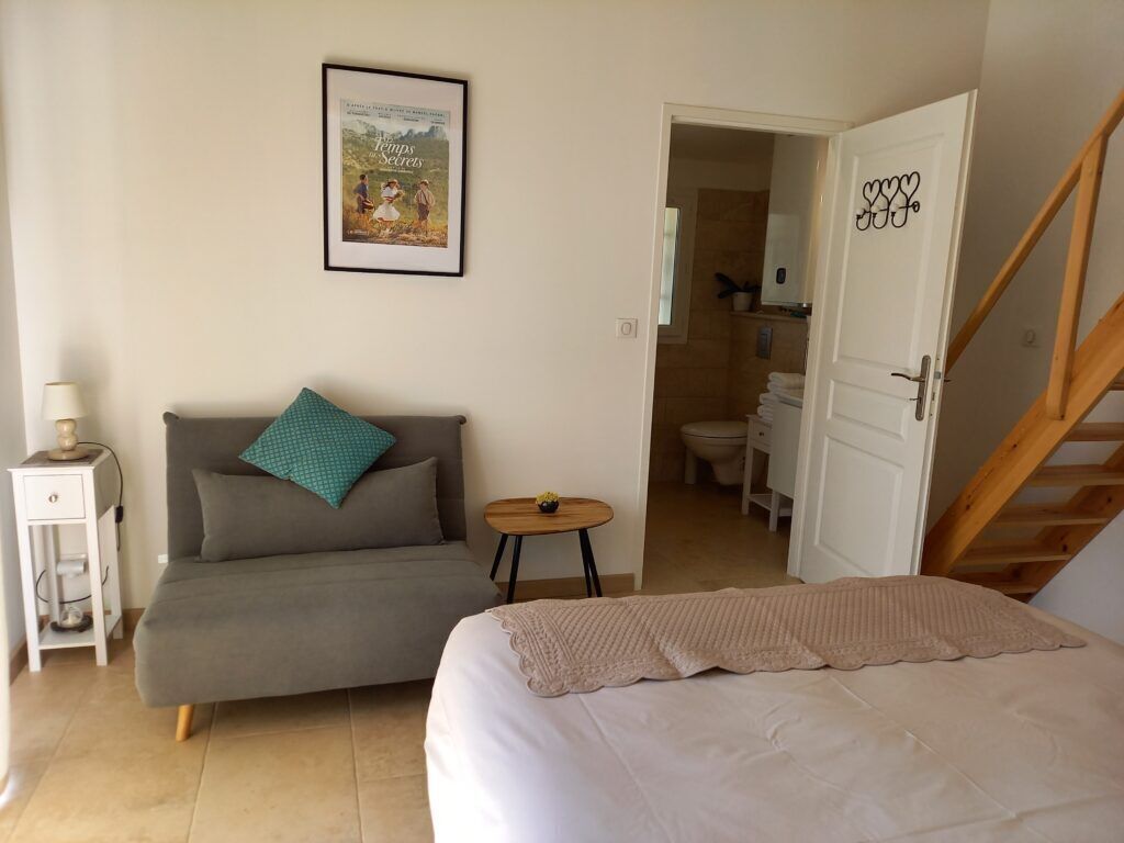 1 chambre, lit parapluie, Wi-Fi gratuit, draps fournis