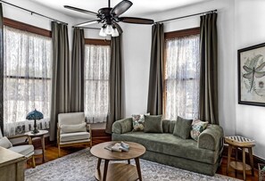 Smart TV, books, stereo