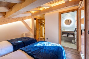 7 bedrooms, iron/ironing board, bed sheets, wheelchair access