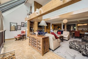 TV, fireplace - Keystone MTN Haven! (Keystone)