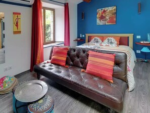 2 bedrooms, WiFi, bed sheets