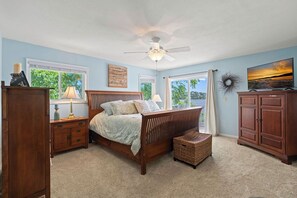 4 bedrooms, desk, free WiFi, bed sheets