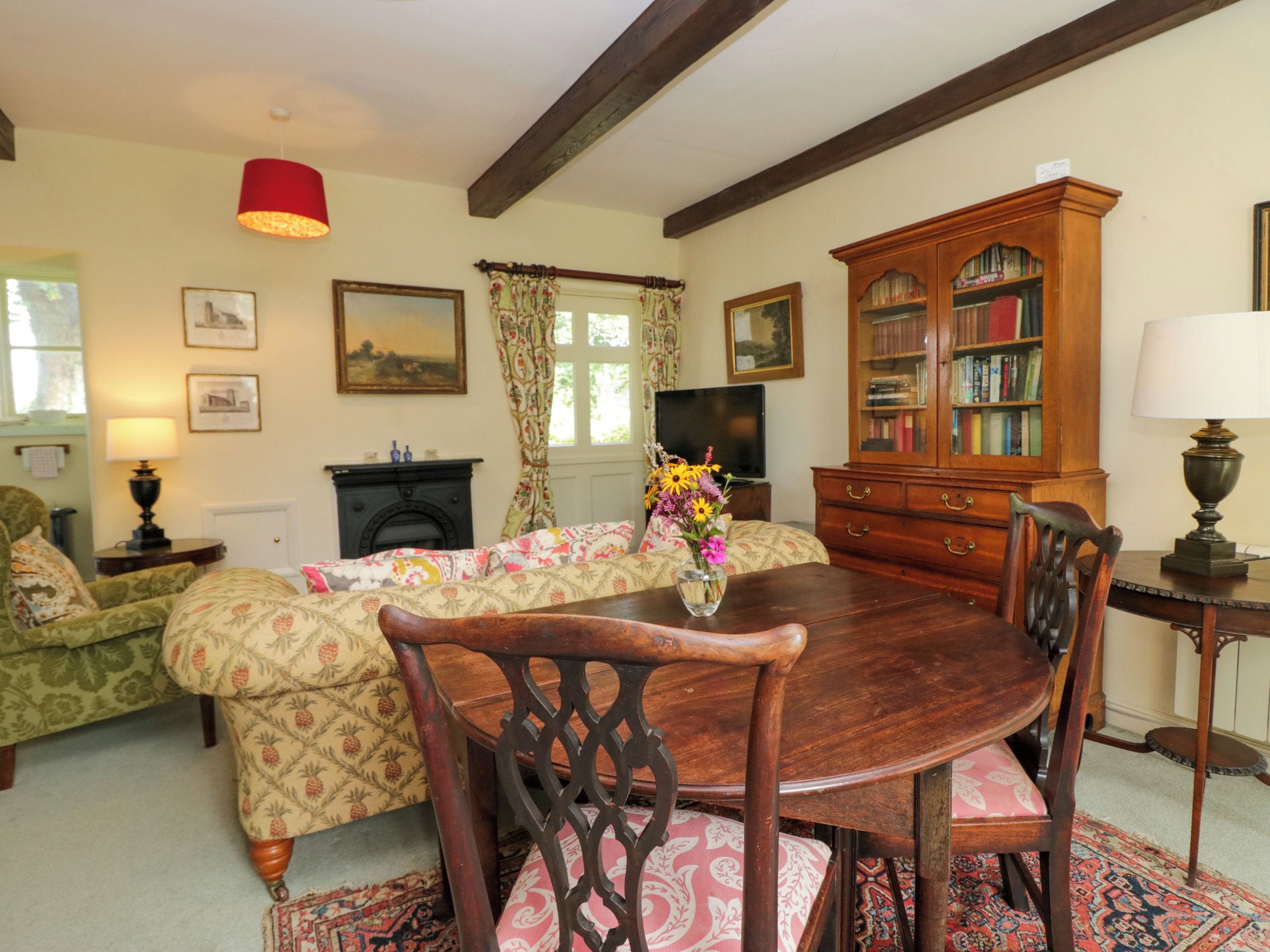 Cottage | Interior