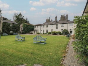 Property grounds - The Gameskeepers Cottage (Grange-over-Sands)